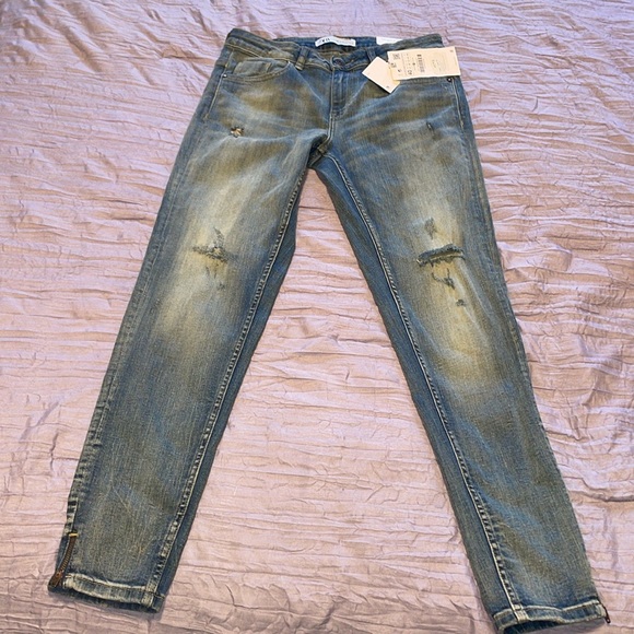 Zara womens mid rise skinny jeans with tags. Size 40 - Picture 3 of 5